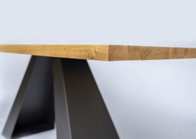 Drevený stôl Dubový masív IHLAN